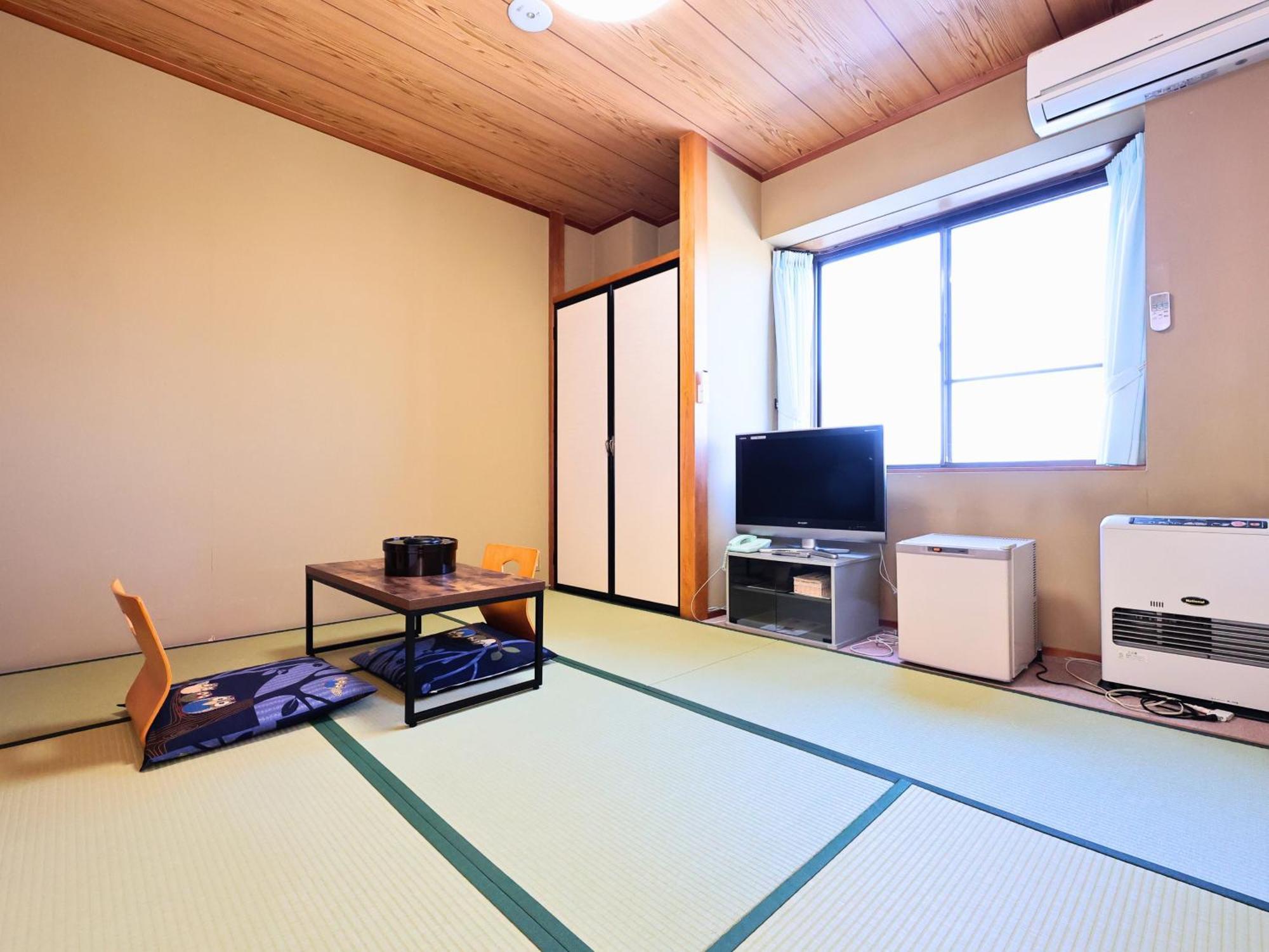 Oyado Hachibei Hotel Takayama  Exterior photo